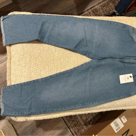 NWT Chipre High Rise Mom Barrel Jeans 27/4 crop - Picture 8 of 8